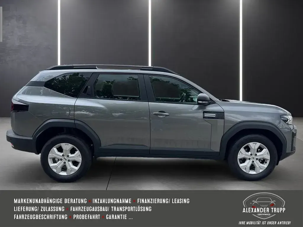 Neu Dacia Bigster Essentiel 140 PS (102 kW) 2026 Grau SUV