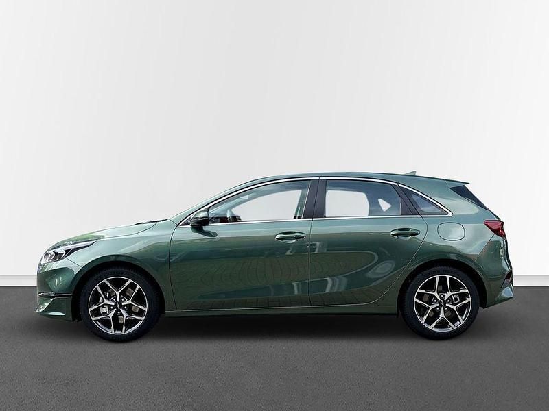 Gebraucht Kia Ceed Spirit 140 PS (102 kW) 2025 Grün Kleinwagen