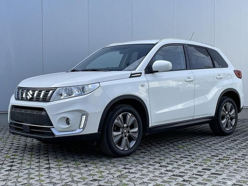 Second-hand Suzuki Vitara 111 CP (81 kW) 2019 Alb SUV