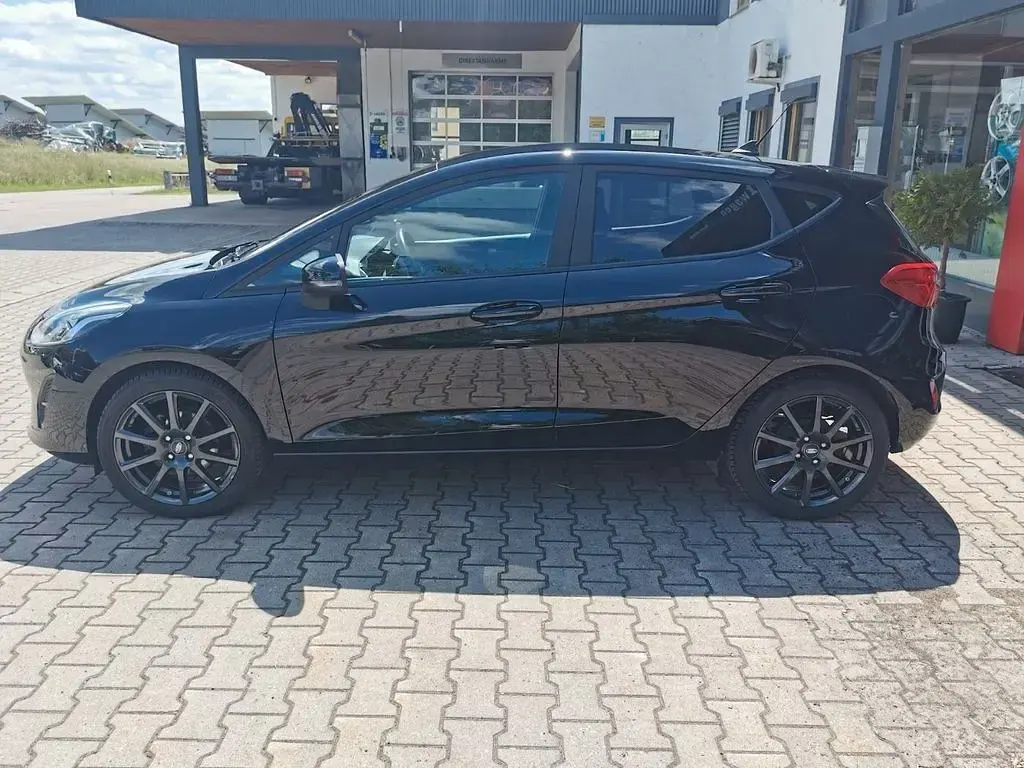 Gebraucht Ford Fiesta Cool & Connect 75 PS (55 kW) 2021 Schwarz Kleinwagen