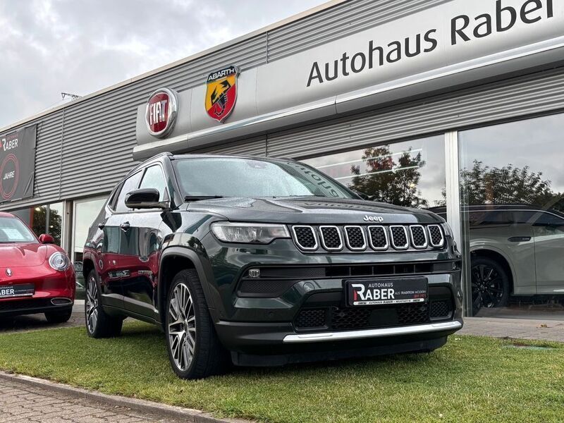 Grün Gebraucht 2021 Jeep Compass 80th Anniversary SUV | 22.990 € (Etwas zu teuer) - Bild 1/4