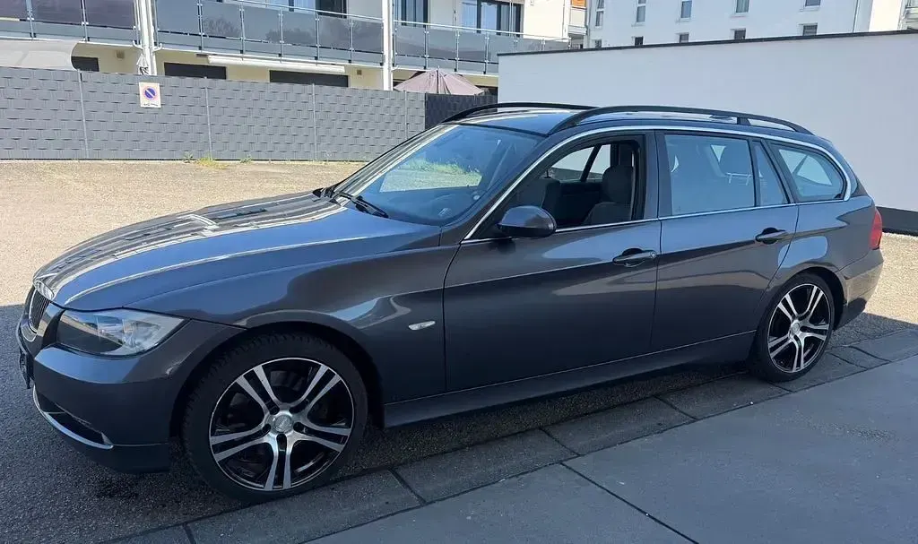 Gebraucht BMW 325 197 PS (144 kW) 2007 Grau Kombi