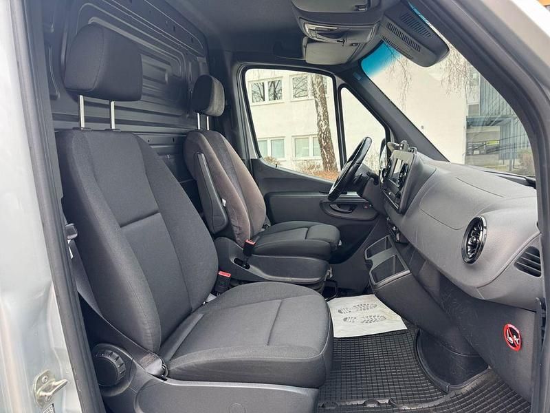 Gebraucht Mercedes Sprinter 143 PS (105 kW) 2019 Silber Van