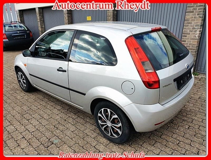 Gebraucht Ford Fiesta 60 PS (44 kW) 2005 Silber Kleinwagen
