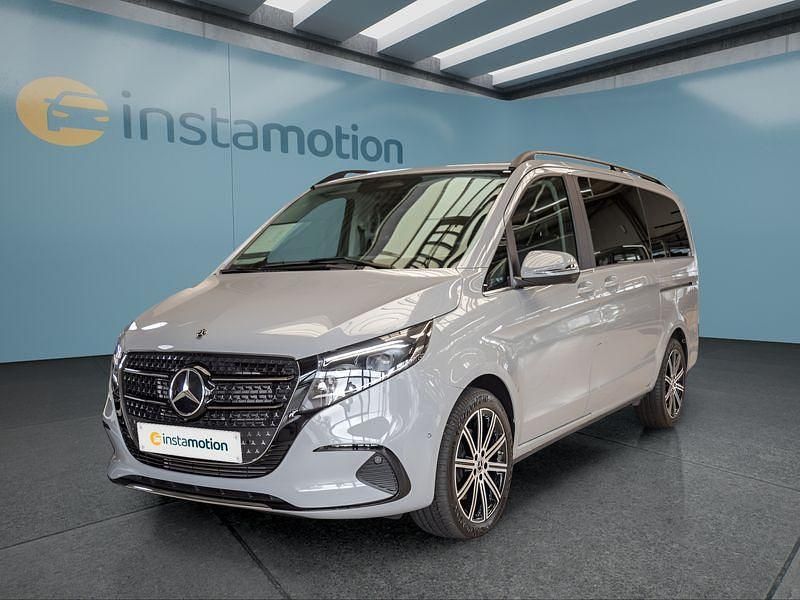 Grau Gebraucht 2024 Mercedes V300 Van / Kleinbus | 84.399 € (Fairer Preis) - Bild 1/4