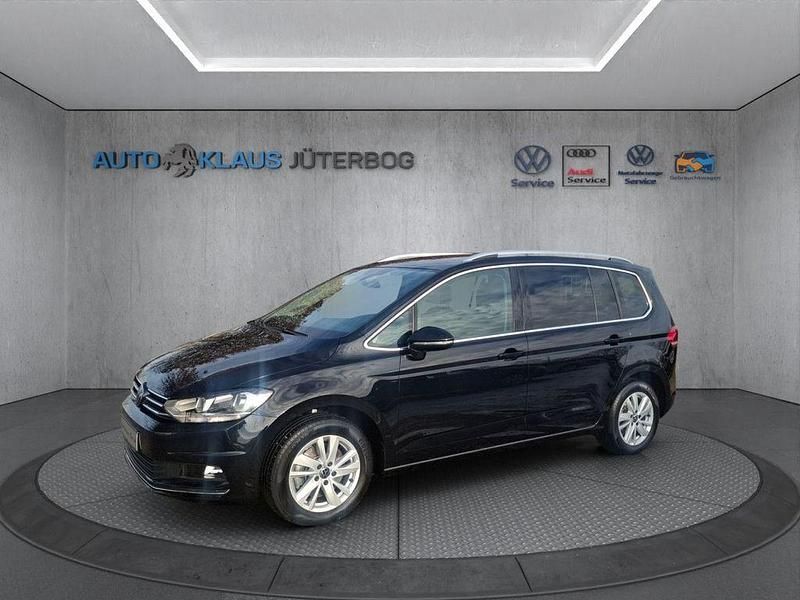 Gebraucht VW Touran Highline 150 PS (110 kW) 2023 Schwarz Van / Kleinbus