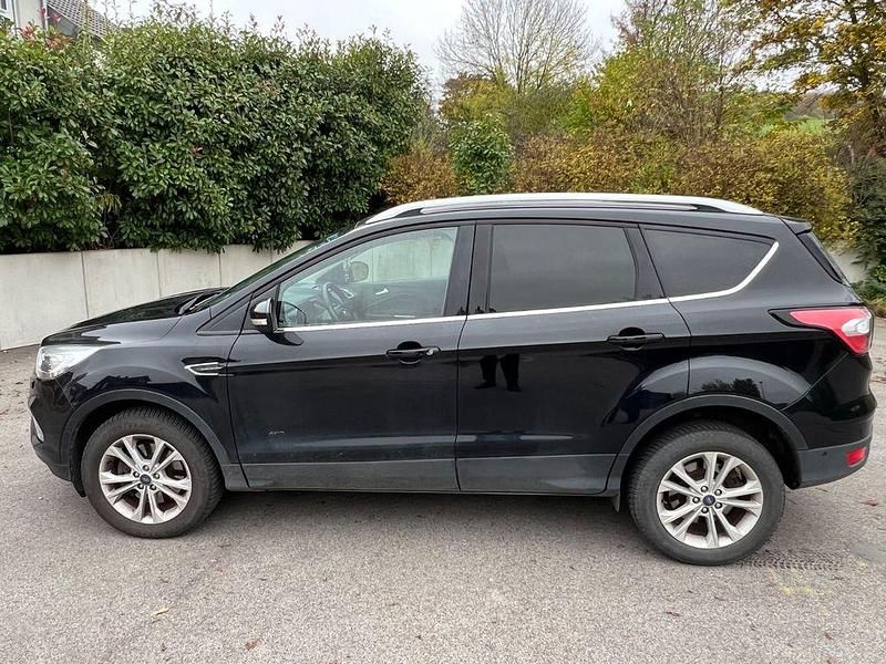 Gebraucht Ford Kuga Titanium 179 PS (131 kW) 2018 Schwarz SUV