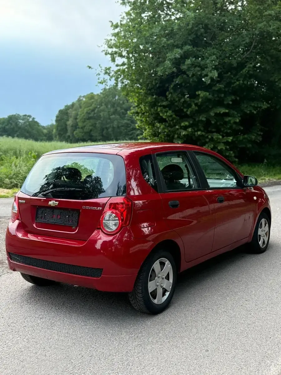 Gebraucht Chevrolet Aveo 84 PS (61 kW) 2009 Rot Kleinwagen