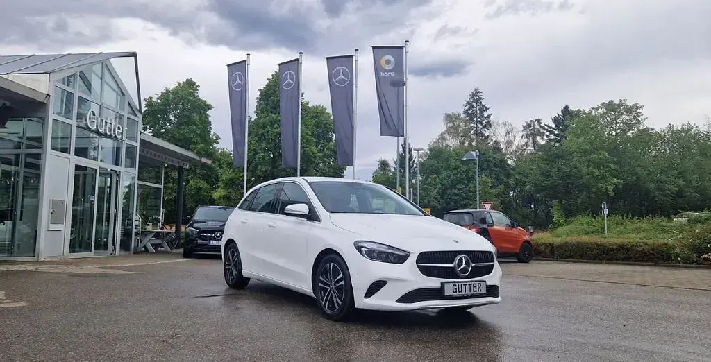 Gebraucht Mercedes B180 Progressive 136 PS (100 kW) 2025 Weiß Kleinwagen