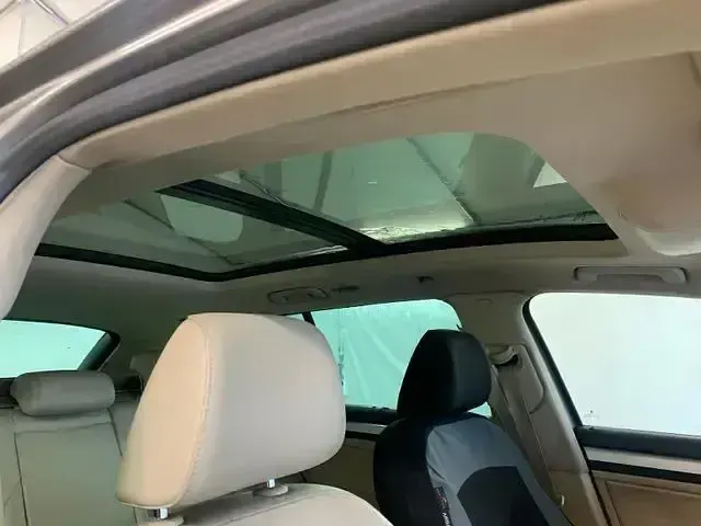 Gebraucht Skoda Superb 170 PS (125 kW) 2011 Cappuccinobeige metallic Kombi