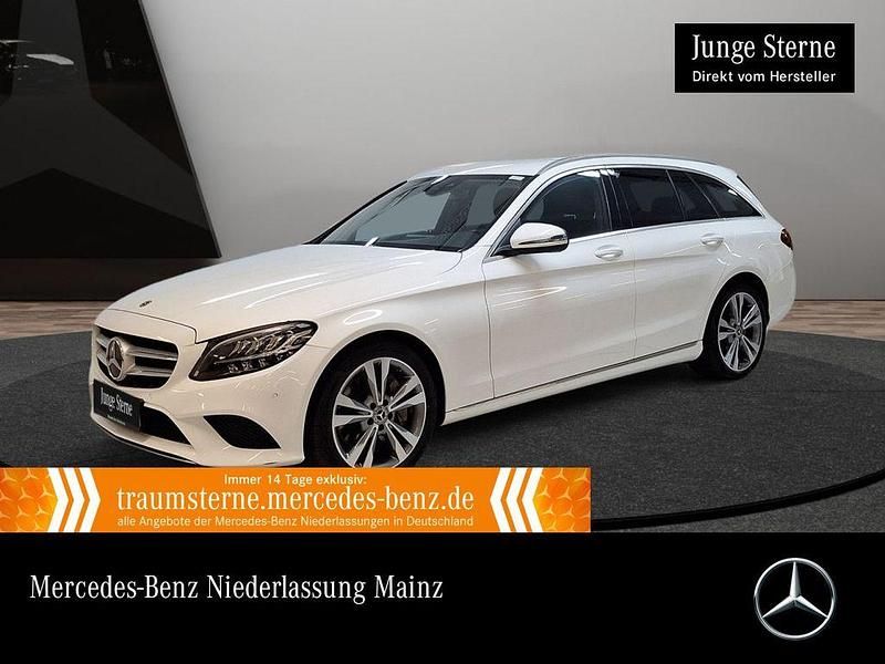 Weiß Gebraucht 2020 Mercedes C300 Avantgarde Limousine | 25.890 € (Superpreis) - Bild 1/3