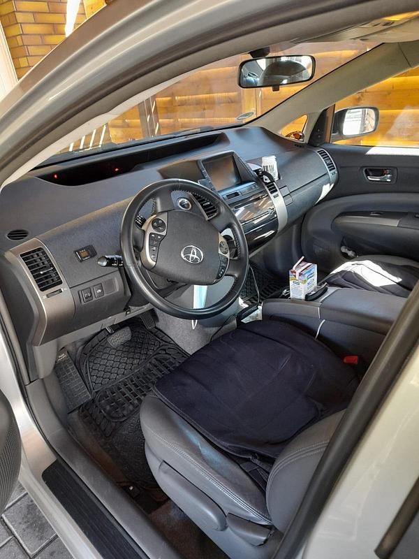 Gebraucht Toyota Prius 75 PS (55 kW) 2007 Silber Kleinwagen