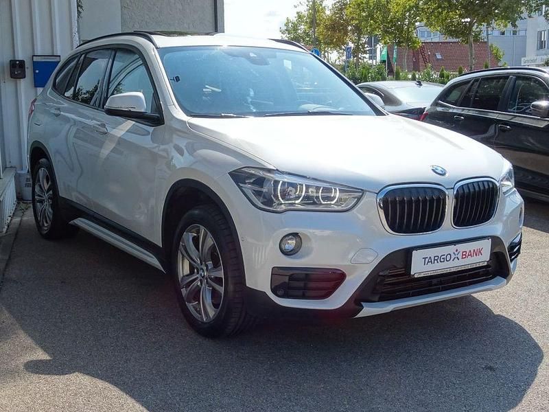 Weiß Gebraucht 2017 BMW X1 Sport Line SUV | 19.950 € (Guter Preis) - Bild 1/4