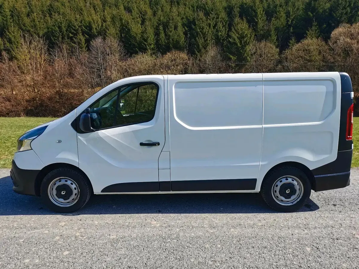 Gebraucht Renault Trafic 95 PS (69 kW) 2018 Weiß Van / Kleinbus