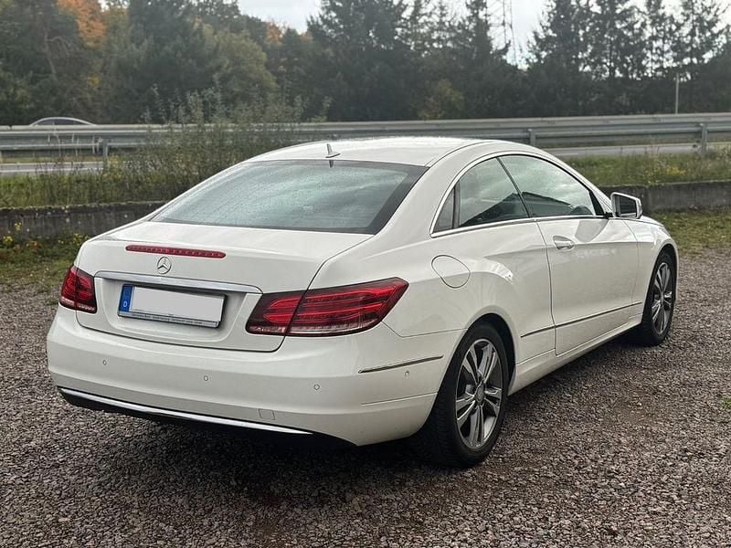Gebraucht Mercedes E200 Avantgarde 184 PS (135 kW) 2015 Weiß Coupé