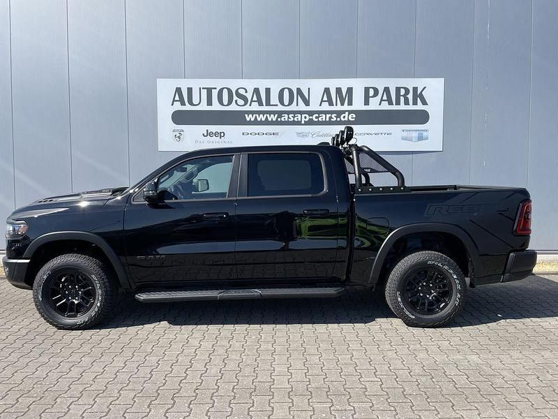Gebraucht Dodge Ram 426 PS (313 kW) 2024 Diamond black (perleffekt) Pickup
