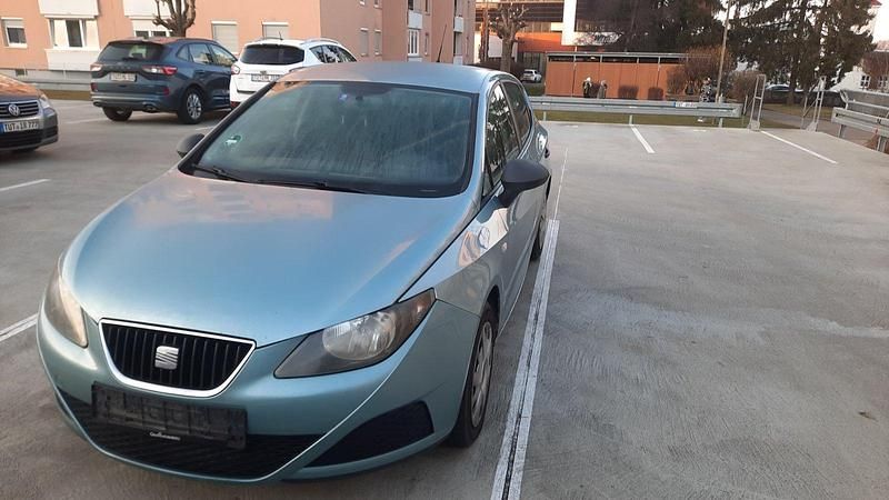 Blau Gebraucht 2009 Seat Ibiza Limousine | 2.400 € (Fairer Preis) - Bild 1/4