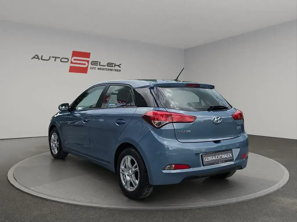 Gebraucht Hyundai i20 GO! 75 PS (55 kW) 2017 Aqua sparkling / met Limousine