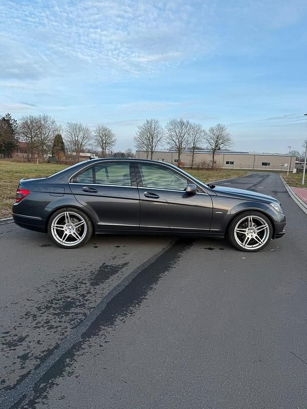 Gebraucht Mercedes C200 184 PS (135 kW) 2009 Grau Limousine
