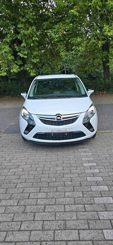 Weiß Gebraucht 2013 Opel Zafira Tourer Van / Kleinbus | 4.500 € (Superpreis) - Bild 1/4