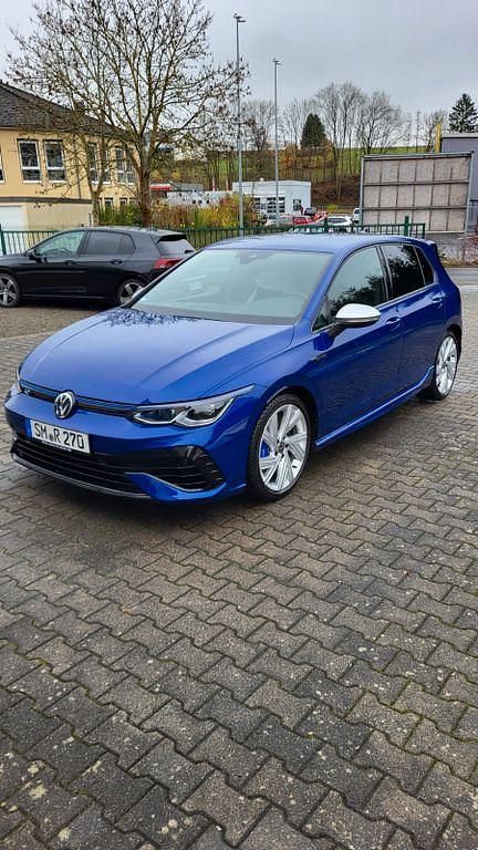 Blau Gebraucht 2021 VW Golf VIII R Limousine | 33.900 € (Guter Preis) - Bild 1/4