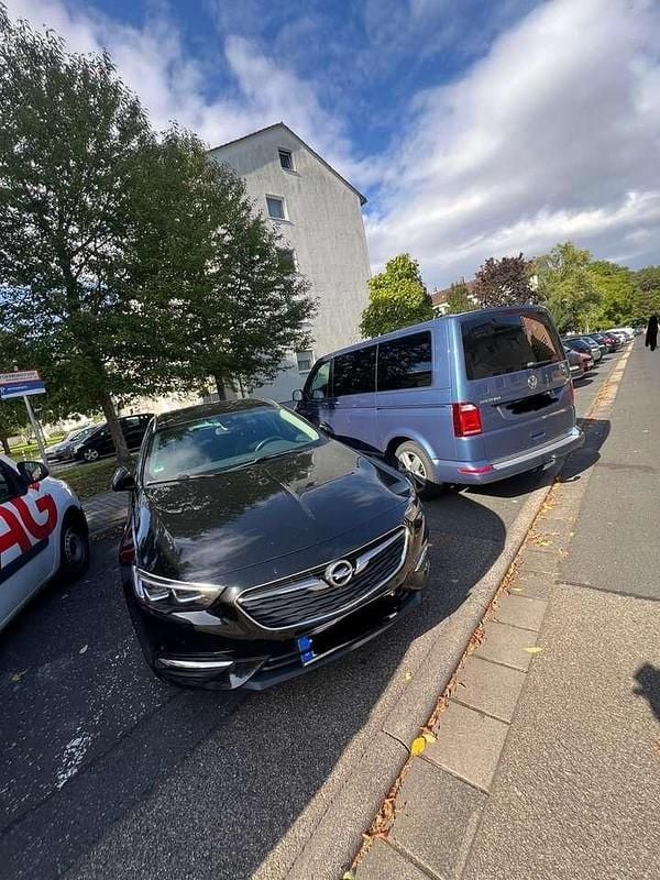 Schwarz Gebraucht 2019 Opel Insignia Edition Kombi | 12.000 € (Guter Preis) - Bild 1/4