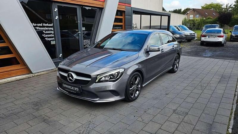 Mountaingrau Gebraucht 2017 Mercedes CLA200 Urban Kombi | 15.990 € (Fairer Preis) - Bild 1/4