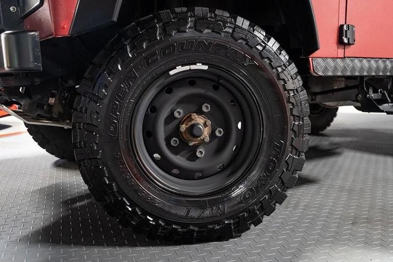 Gebraucht Land Rover Defender 122 PS (89 kW) 2010 Rot Kombi