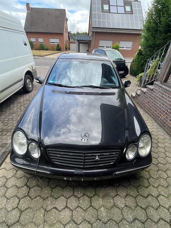 Schwarz Gebraucht 2001 Mercedes C320 Limousine | 999 € (Guter Preis) - Bild 1/4