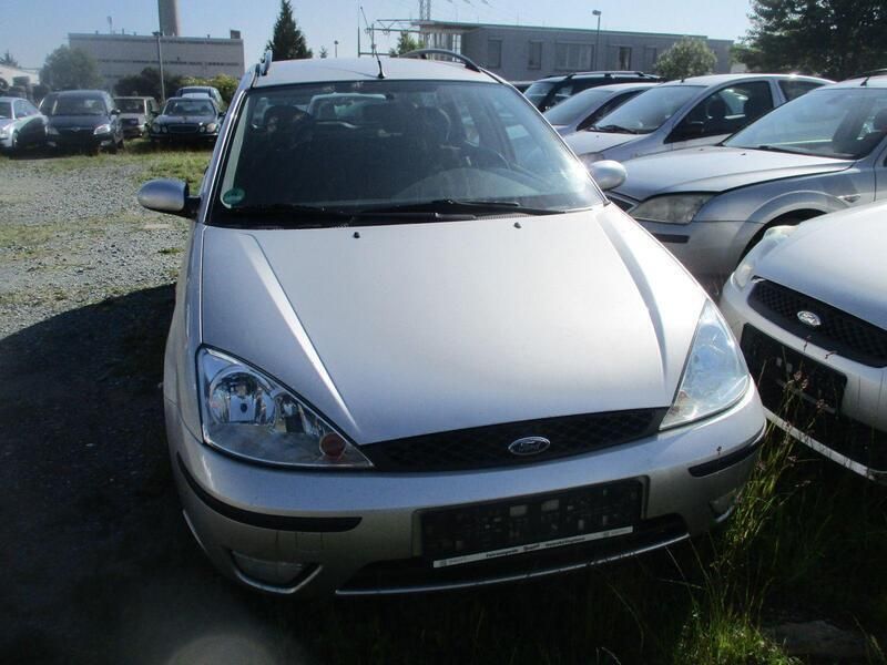 Grau Gebraucht 2003 Ford Focus Ambiente Kombi | 700 € (Superpreis) - Bild 1/4