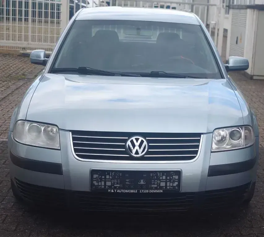 Gebraucht VW Passat 116 PS (85 kW) 2001 Blau Limousine