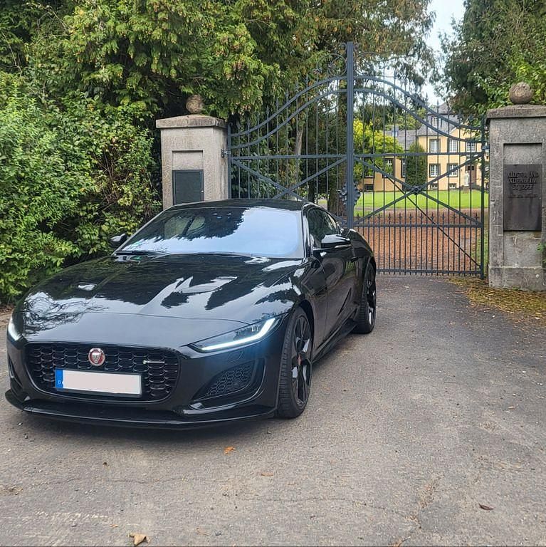 Schwarz Gebraucht 2022 Jaguar F-Type R-Dynamic Coupé | 49.900 € (Fairer Preis) - Bild 1/4