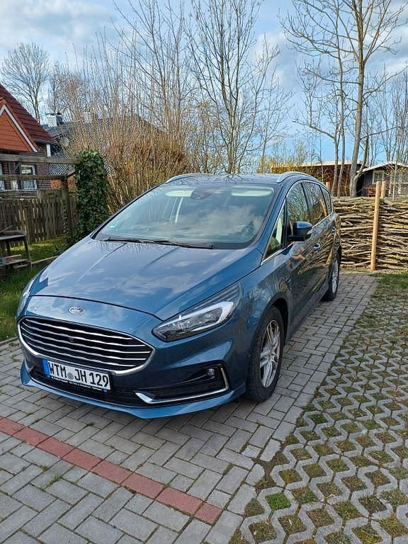 Gebraucht Ford S-MAX Titanium 190 PS (139 kW) 2020 Blau Van / Kleinbus