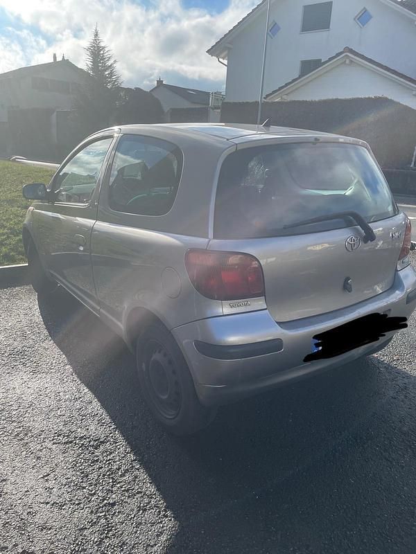 Gebraucht Toyota Yaris 68 PS (50 kW) 2003 Gold Kleinwagen