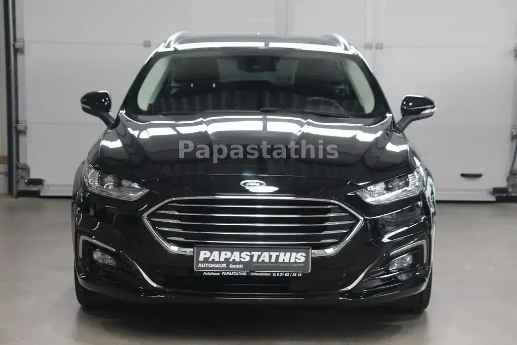 Gebraucht Ford Mondeo Titanium 150 PS (110 kW) 2022 Schwarz Limousine