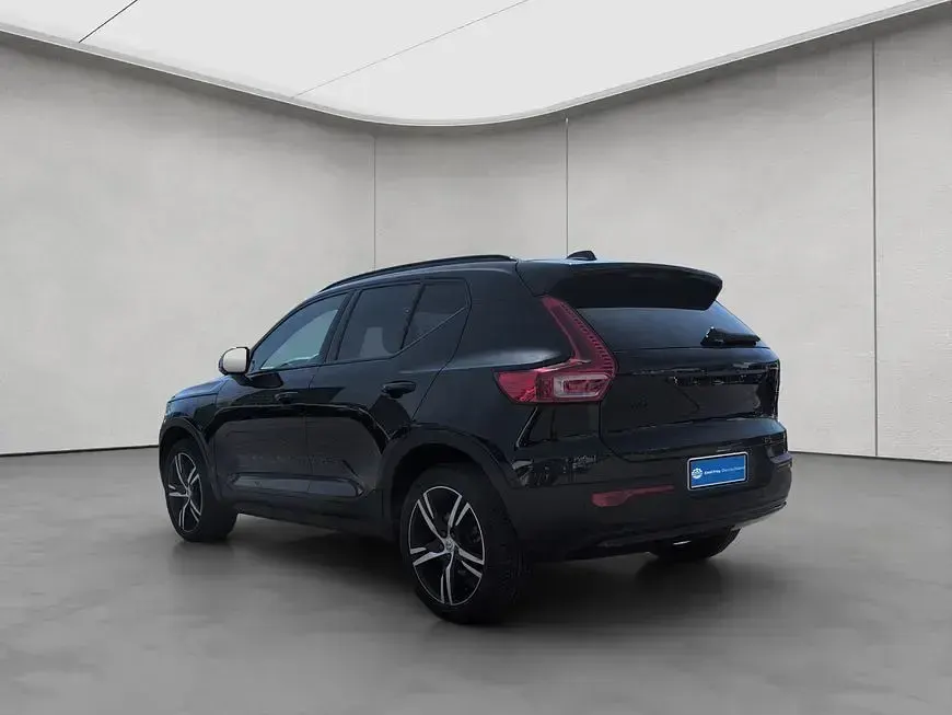 Gebraucht Volvo XC40 Plus 163 PS (119 kW) 2025 Onyx black / metallic SUV