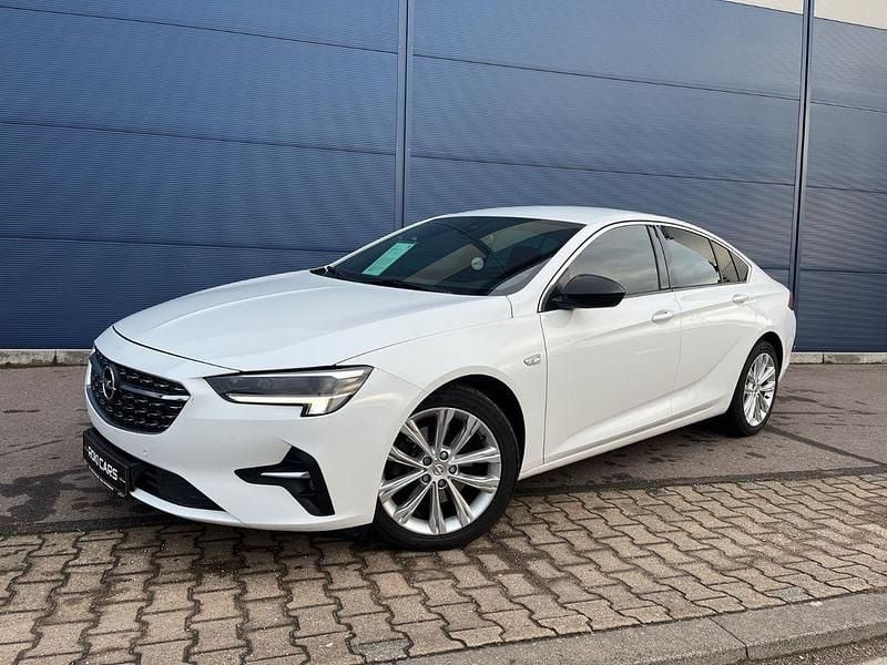 Weiß Gebraucht 2020 Opel Insignia Sport Limousine | 15.999 € (Guter Preis) - Bild 1/4