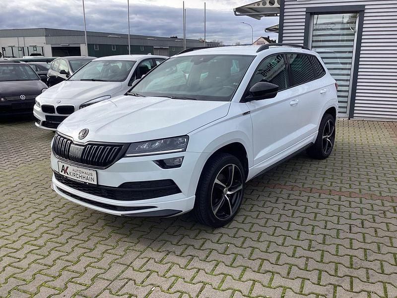 Weiß Gebraucht 2019 Skoda Karoq SportLine SUV | 23.400 € (Etwas zu teuer) - Bild 1/4