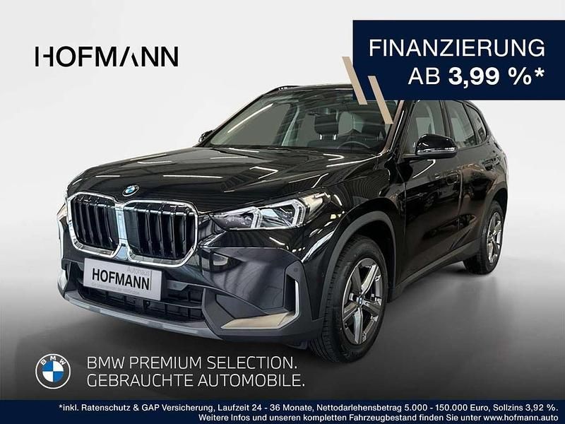 Saphirschwarz metallic Gebraucht 2024 BMW X1 Shadowline SUV | 40.848 € (Guter Preis) - Bild 1/2