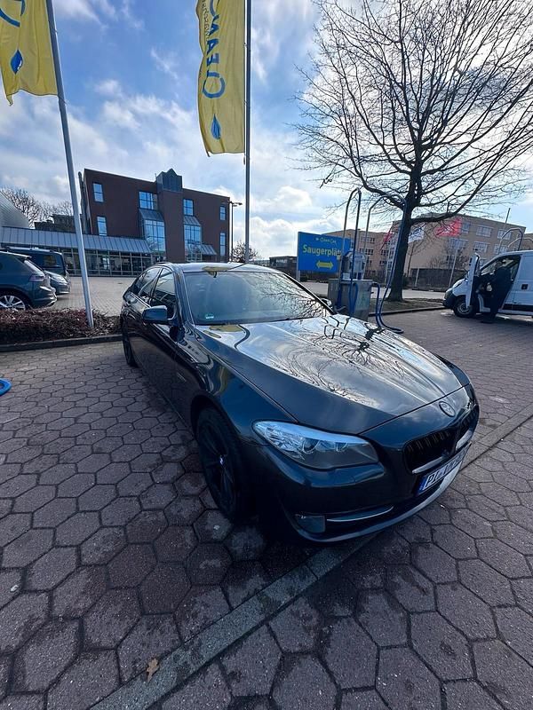 Gebraucht BMW 520 184 PS (135 kW) 2012 Grau Limousine