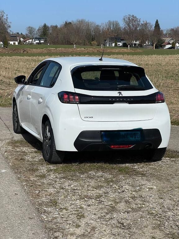 Gebraucht Peugeot 208 Active 101 PS (74 kW) 2022 Weiß Kleinwagen