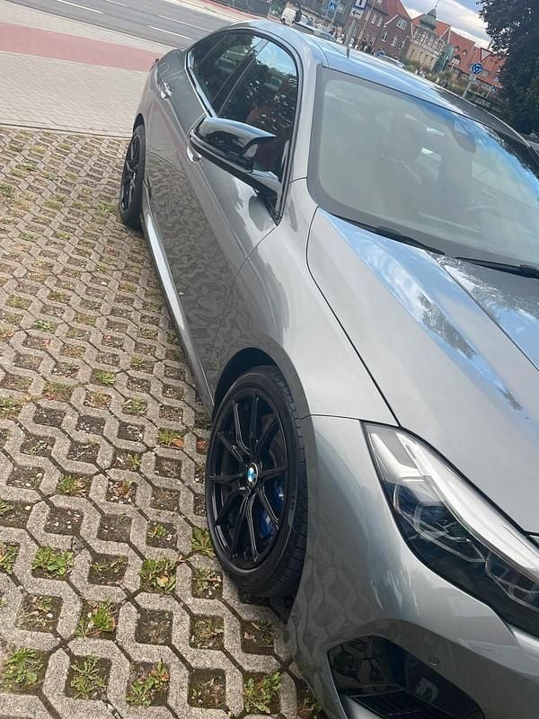Grau Gebraucht 2022 BMW M235 M Sport Limousine | 29.950 € - Bild 1/4