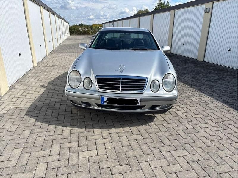 Silber Gebraucht 1999 Mercedes CLK200 Elegance Coupé | 2.500 € (Guter Preis) - Bild 1/4