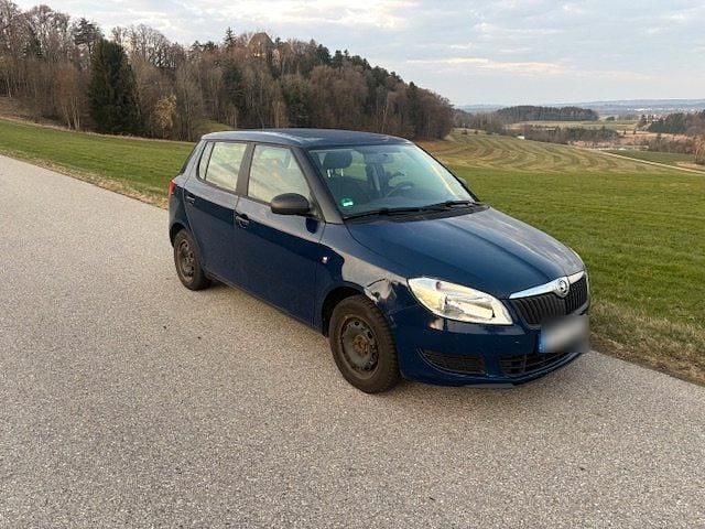 Second-hand Skoda Fabia 60 CP (44 kW) 2013 Albastru Hatchback