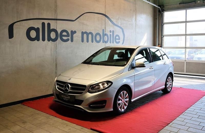 Gebraucht Mercedes B180 122 PS (89 kW) 2016 Silber Van / Kleinbus