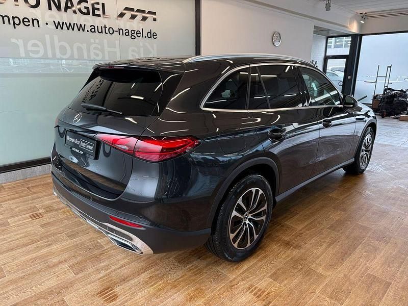 Gebraucht Mercedes GLC200 Avantgarde 204 PS (150 kW) 2025 Grau SUV