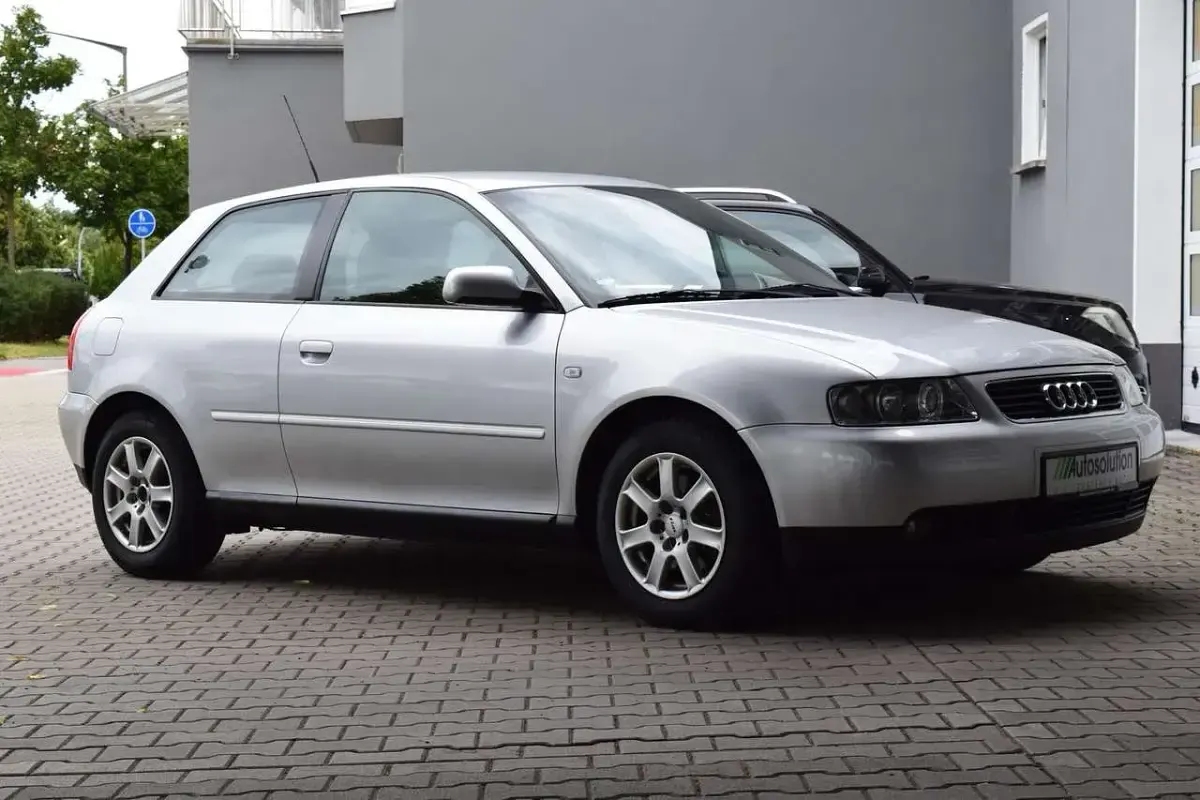 Gebraucht Audi A3 Attraction 150 PS (110 kW) 2002 Silber Kleinwagen
