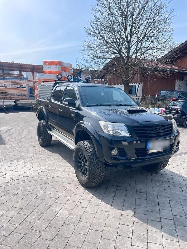 Gebraucht Toyota HiLux Executive 171 PS (125 kW) 2012 Schwarz Pickup