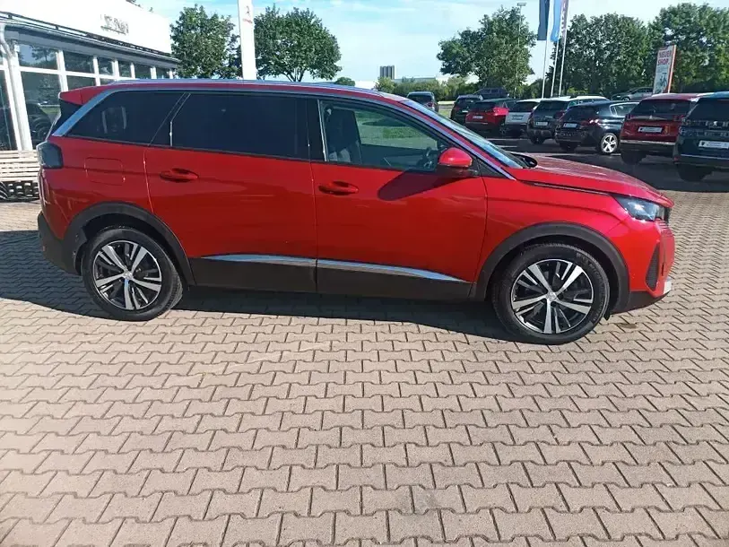 Gebraucht Peugeot 5008 Allure 177 PS (130 kW) 2021 Lackierung ultimaterot (metallic) SUV