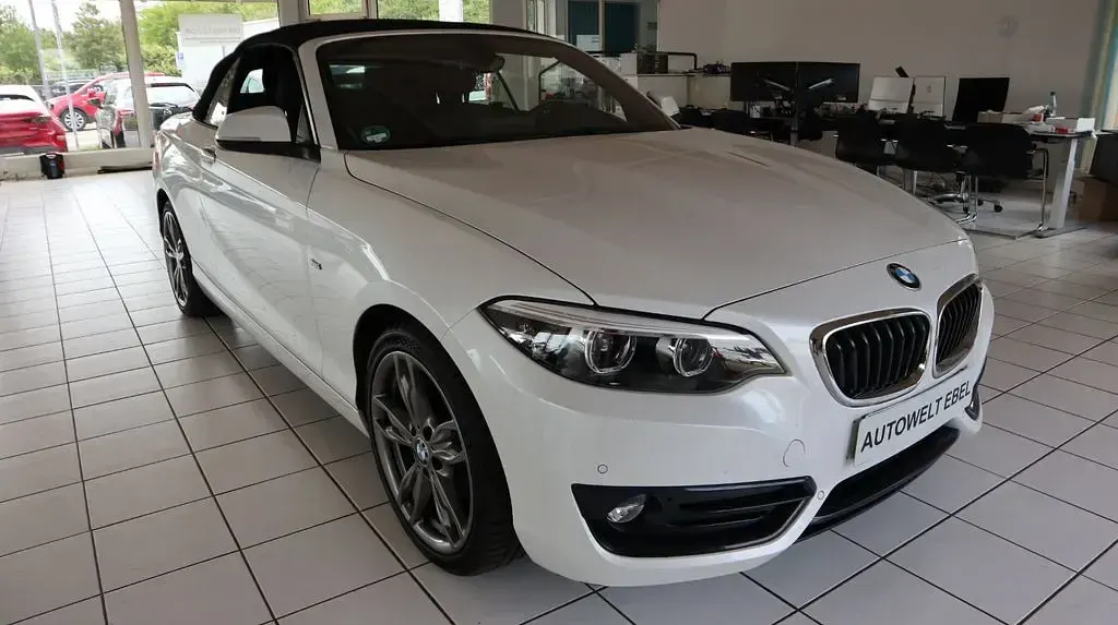Gebraucht BMW 220 Sport Line 184 PS (135 kW) 2018 Weiß Cabrio